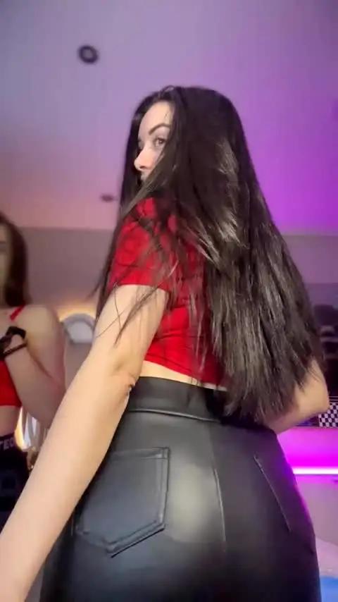 Image 2 of mcflurry18 Stream on Chaturbate on 6 days ago