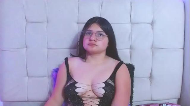 Image 4 of mckennahot303av Stream on Chaturbate on 1 month ago