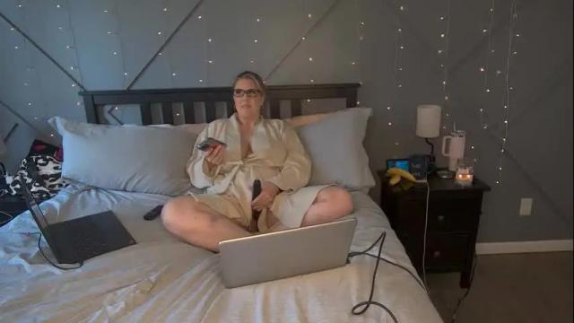 Image 2 of mcloventits Stream on Chaturbate on 1 month ago
