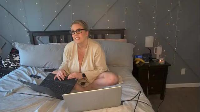 Image 8 of mcloventits Stream on Chaturbate on 1 month ago