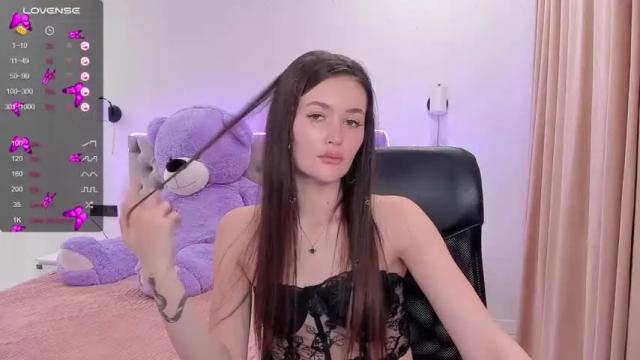Image 8 of me_elfiee Stream on Chaturbate on 19 months ago