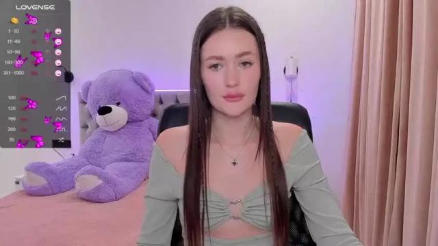 Image 4 of me_elfiee Stream on Chaturbate on 18 months ago