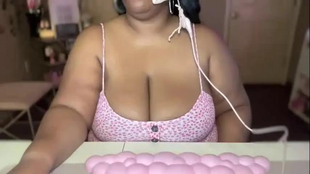 Thumbnail 1, meetsouthernpeach's Stream at Chaturbate, 1 month ago