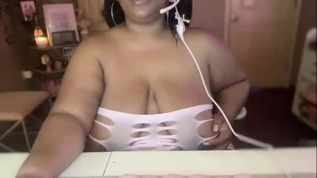 Image 10 of meetsouthernpeach Stream on Chaturbate on 1 month ago