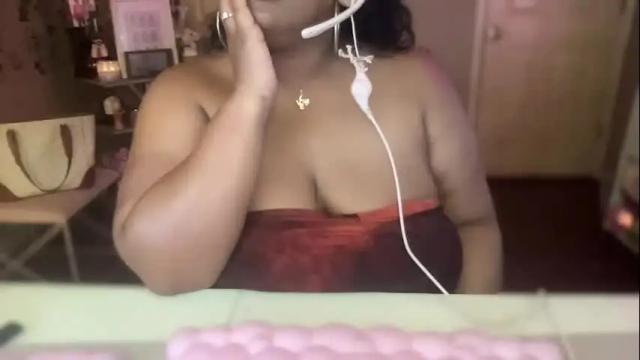 Image 12 of meetsouthernpeach Stream on Chaturbate on 1 month ago