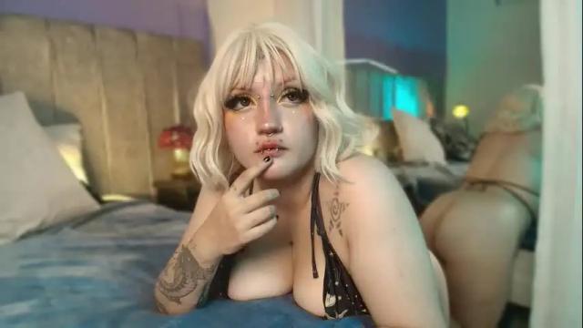 Image 3 of meg_winchester Stream on Chaturbate on 2 months ago