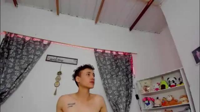 Image 10 of megan_and_clohe Stream on Chaturbate on 26 days ago