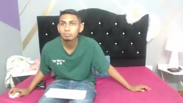 Image 12 of megan_and_massimo_hm Stream on Chaturbate on 13 months ago