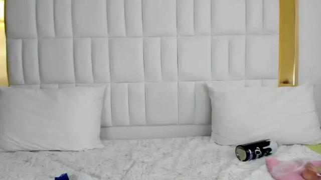 Image 3 of megan_ariana Stream on Chaturbate on 16 months ago