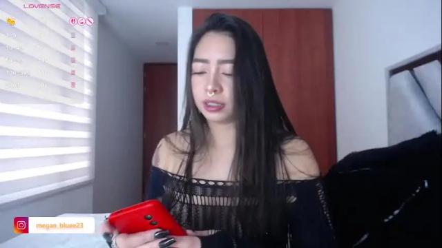 Image 3 of megan_bluee_ Stream on Chaturbate on 3 days ago