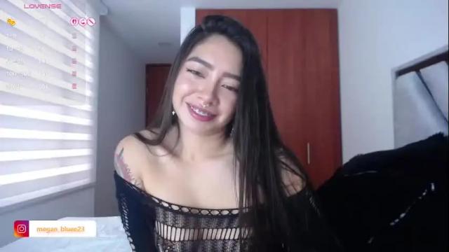 Image 4 of megan_bluee_ Stream on Chaturbate on 3 days ago