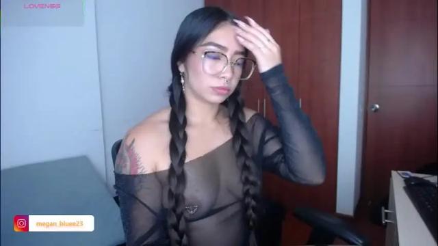 Image 7 of megan_bluee_ Stream on Chaturbate on 1 month ago