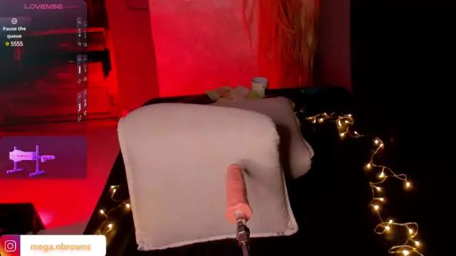 Image 11 of megan_browns1 Stream on Chaturbate on 1 month ago