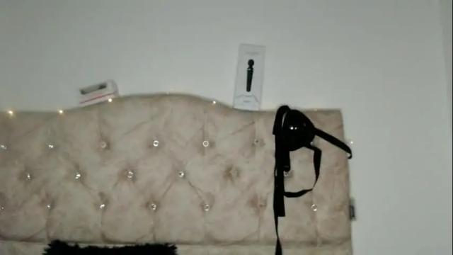 Image 11 of megan_coop3r_ Stream on Chaturbate on 19 days ago