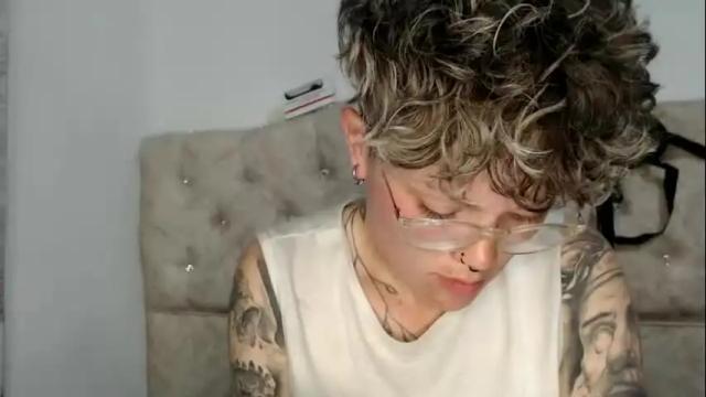 Image 10 of megan_coop3r_ Stream on Chaturbate on 17 days ago