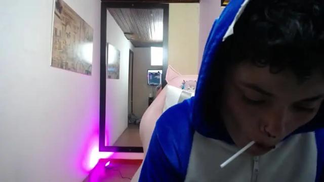 Image 11 of megan_coopeer Stream on Chaturbate on 15 months ago