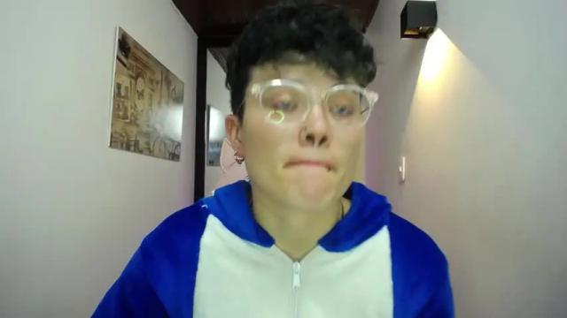 Image 4 of megan_coopeer Stream on Chaturbate on 15 months ago