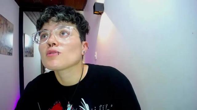 Image 7 of megan_coopeer Stream on Chaturbate on 15 months ago