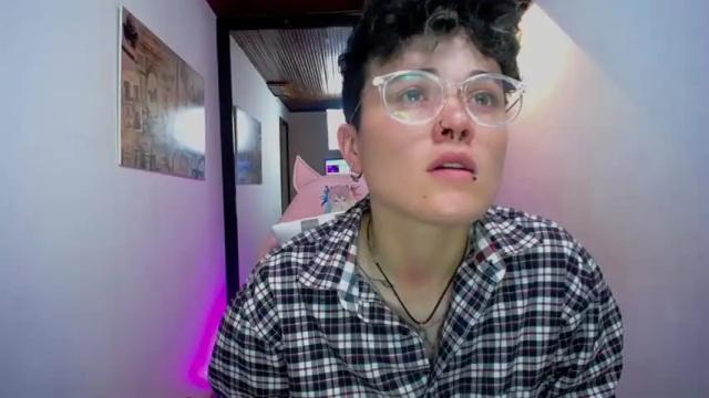 Image 4 of megan_coopeer Stream on Chaturbate on 15 months ago