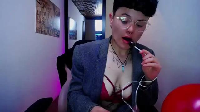Image 11 of megan_coopeer Stream on Chaturbate on 15 months ago