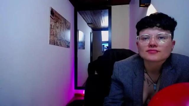 Image 6 of megan_coopeer Stream on Chaturbate on 15 months ago