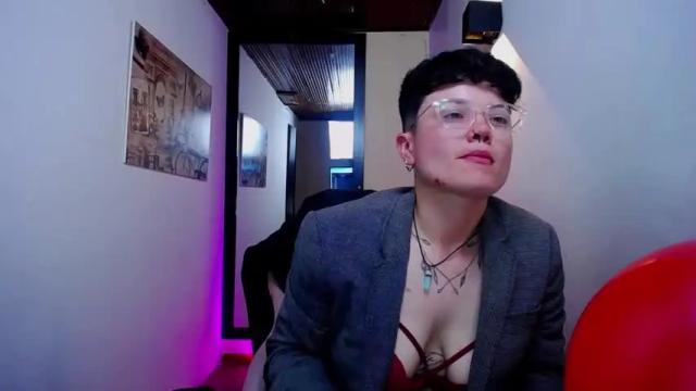 Image 7 of megan_coopeer Stream on Chaturbate on 15 months ago