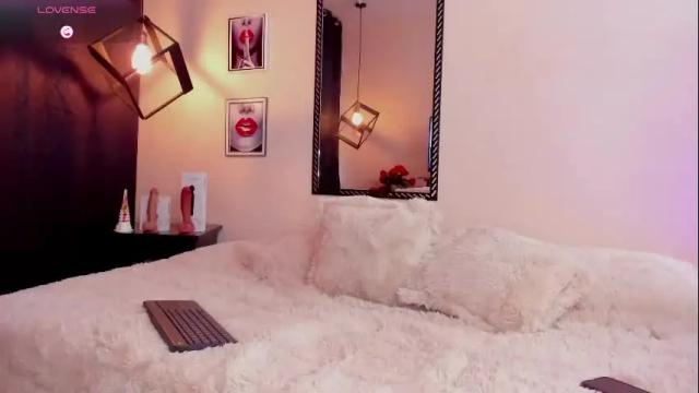 Image 10 of megan_do_santos Stream on Chaturbate on 1 month ago