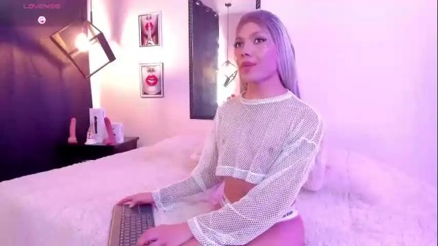 Image 11 of megan_do_santos Stream on Chaturbate on 1 month ago