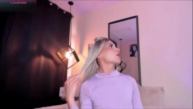 Image 4 of megan_do_santos Stream on Chaturbate on 12 days ago