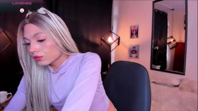 Image 6 of megan_do_santos Stream on Chaturbate on 14 hours ago