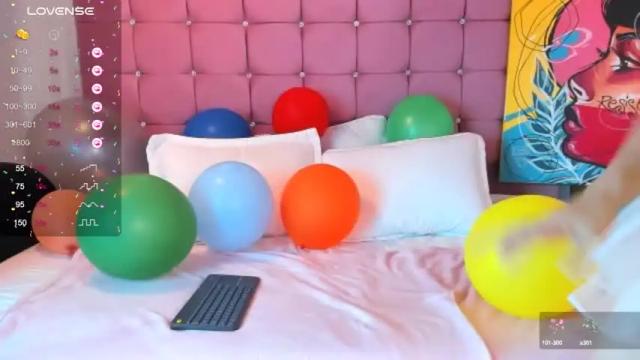 Image 12 of megan_foster1 Stream on Chaturbate on 16 months ago