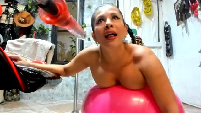 Image 11 of megan_grace_20 Stream on Chaturbate on 3 months ago