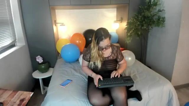 Image 6 of megan_holt6 Stream on Chaturbate on 15 months ago