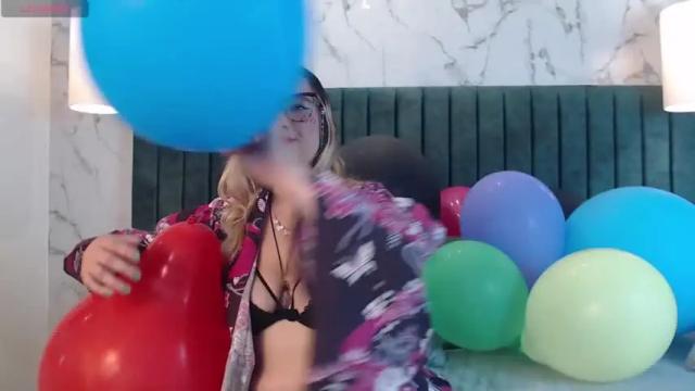 Image 12 of megan_holt6 Stream on Chaturbate on 14 months ago