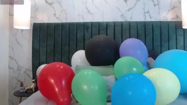Image 2 of megan_holt6 Stream on Chaturbate on 14 months ago