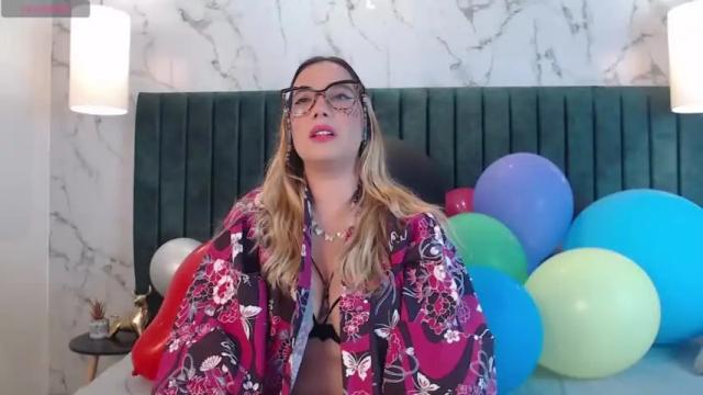 Image 8 of megan_holt6 Stream on Chaturbate on 14 months ago