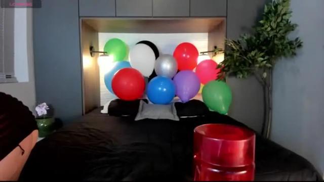Image 4 of megan_holt6 Stream on Chaturbate on 14 months ago