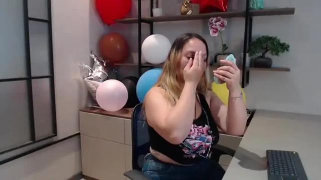Image 2 of megan_holt6 Stream on Chaturbate on 13 months ago