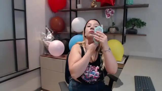 Image 3 of megan_holt6 Stream on Chaturbate on 13 months ago