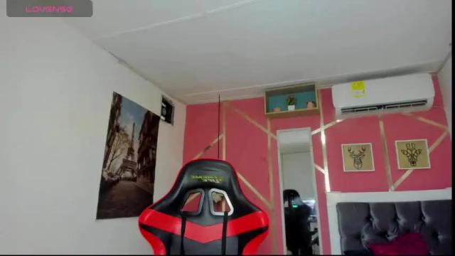 Image 2 of megan_kis9 Stream on Chaturbate on 1 month ago