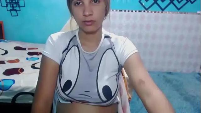 Image 4 of megan_little_ Stream on Chaturbate on 21 days ago