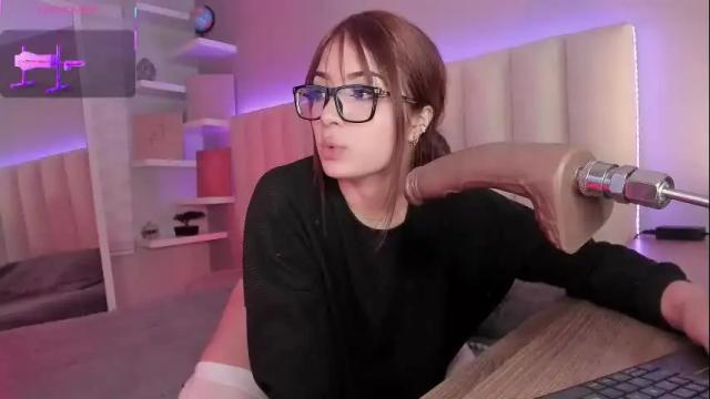 Image 4 of megan_moore__ Stream on Chaturbate on 1 month ago