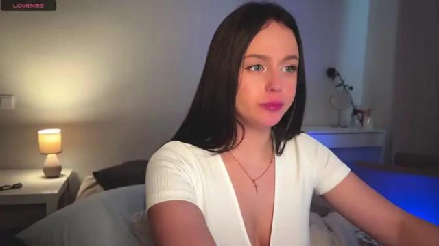 Image 2 of megan_nilson Stream on Chaturbate on 13 months ago