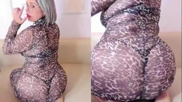 Image 4 of megan_slu Stream on Chaturbate on 1 month ago