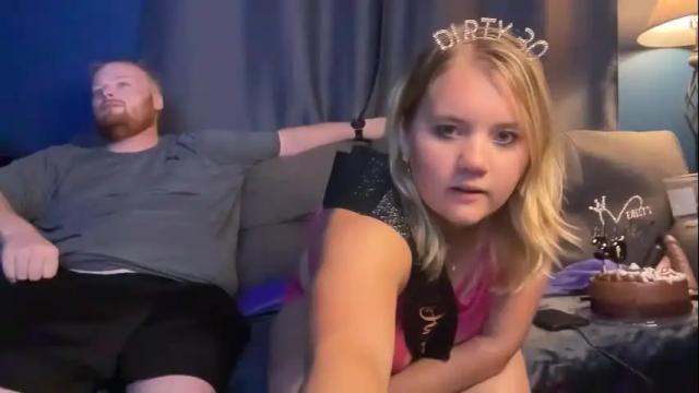 Image 2 of meganashleyy212 Stream on Chaturbate on 3 months ago