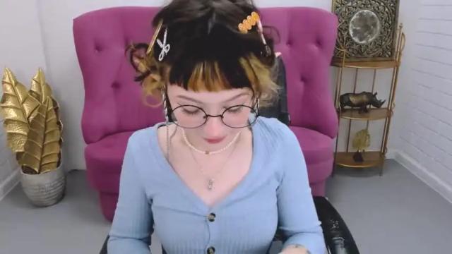 Image 3 of meganbarnett Stream on Chaturbate on 14 months ago