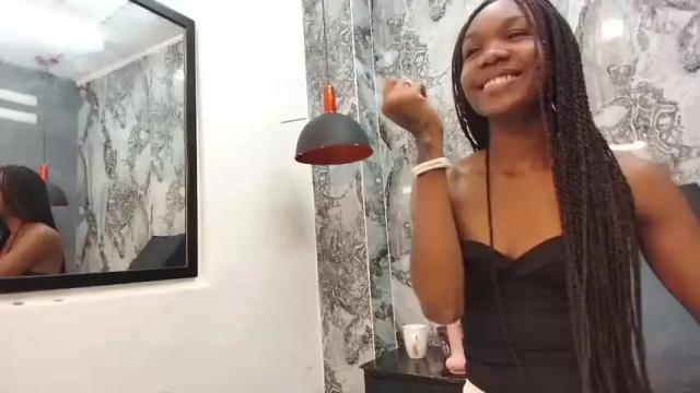 Image 2 of meganbelluccy Stream on Chaturbate on 14 months ago
