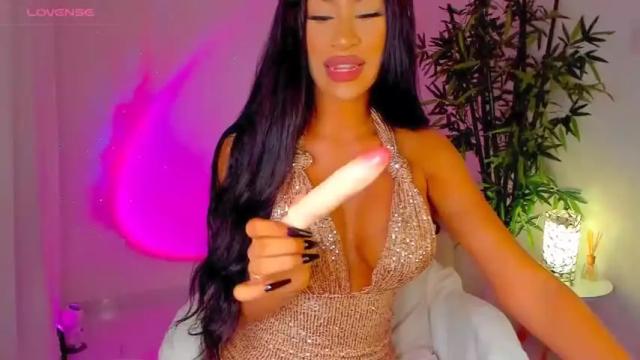 Image 3 of megancarlott_ Stream on Chaturbate on 16 months ago