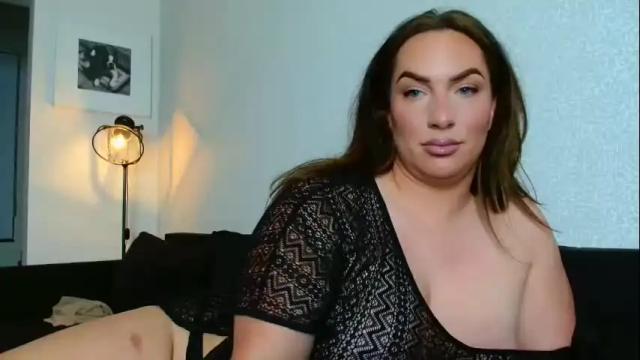 Image 7 of megancox_official Stream on Chaturbate on 1 month ago