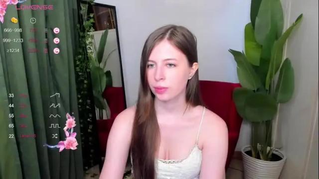 Image 7 of megancrem Stream on Chaturbate on 5 months ago